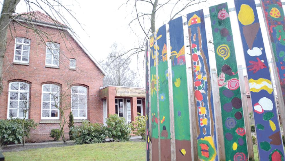 Seit dem vergangenen Sommer ist die Grundschule Stapelmoorerheide Geschichte. Das Gebäude könnte künftig zum Kulturhaus und Dorftreff werden, so die Vorstellung der Interessengemeinschaft. © Foto: Hanken