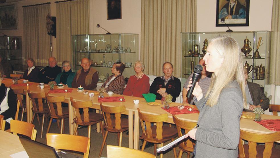 Gut besucht war der Vortrag »Zu Bräuchen in Ostfriesland bei Tod und Begräbnis« im Heimatmuseum in Weener am Montagabend. © Fotos: Boelmann 