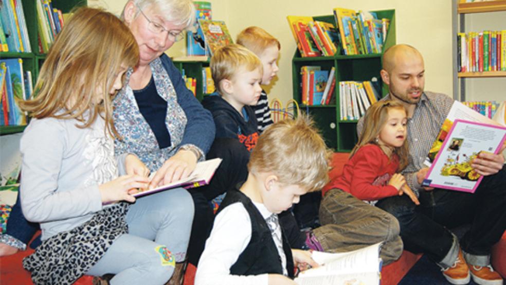 Frühkindliche Förderung: Susanne Fockens las gestern »Jona«-Vorschulkindern etwas vor. © Foto: Hoegen