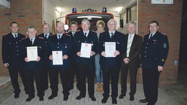 Auch eine »goldene Ehrung« bei der Feuerwehr Stapelmoor