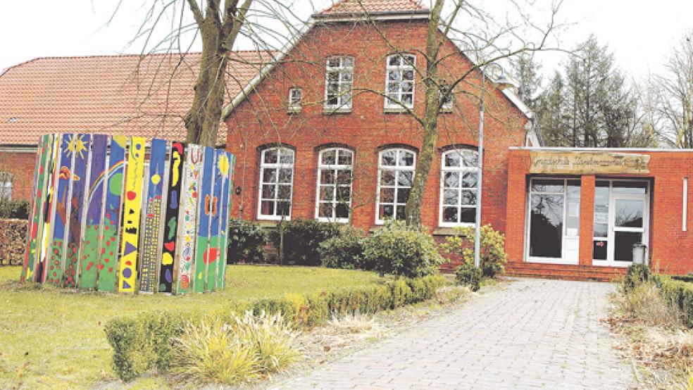 In die geschlossene Grundschule in Stapelmoorerheide kehrt wieder Leben ein. Zum 1. August kann die Lebenshilfe mit ihrem Heilpädagogischen Kindergarten einziehen. Das hat der Verwaltungsausschuss gestern beschlossen. © Foto: Szyska