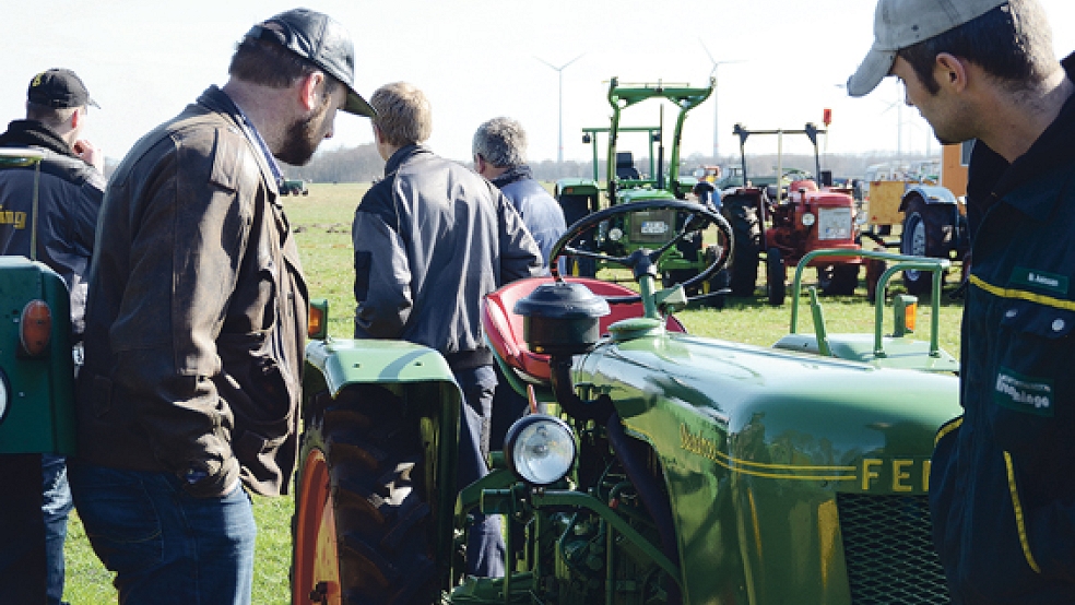Über 150 Fahrzeuge erwarten die »Freunde alter Landmaschinen Rheiderland« bei der zweiten Auflage ihres Oldtimertreffens in Wymeer. © Archivfoto: Hanken