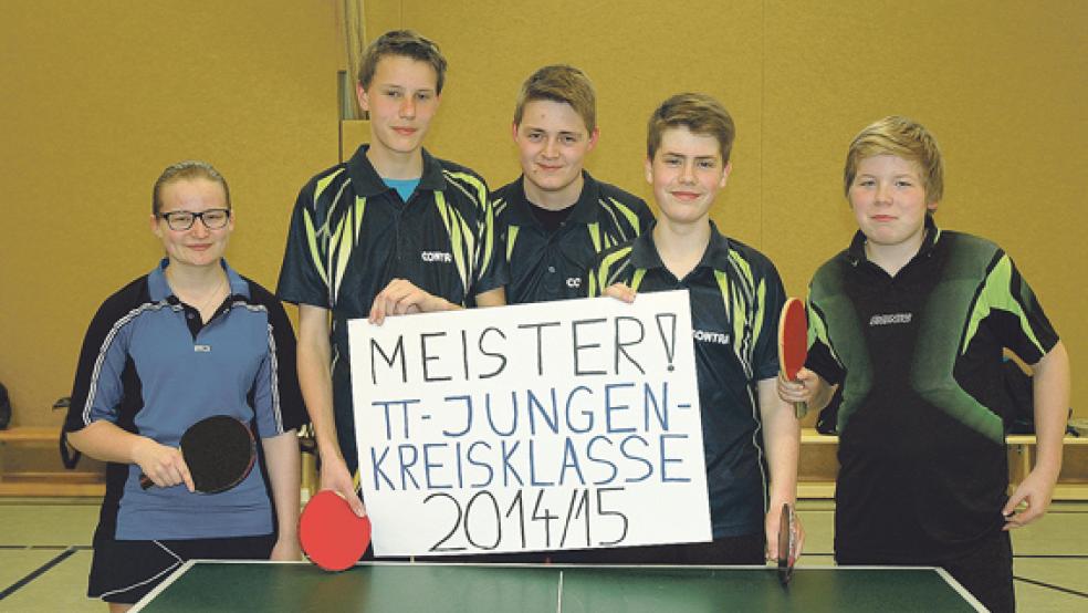 Ungeschlagener Meister in der Kreisklasse wurde Teutonia Stapelmoors Tischtennis-Jugendmannschaft um Rieke Smolka, Jonas Hegemann, Marvin Fecht, Ihno Oorlog und Luca Schüler. Es fehlt Jan Hamminga. © Foto: Pastoor