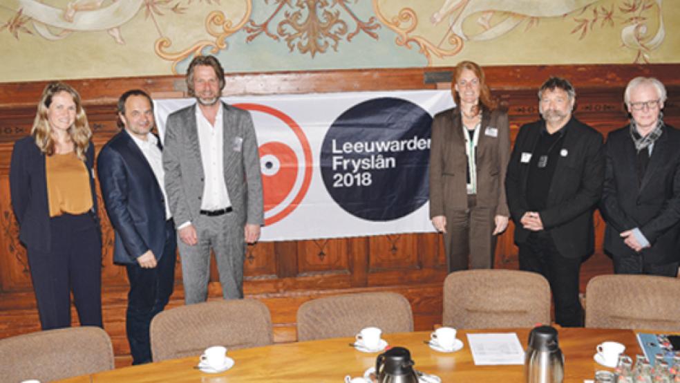 Sie informierten über die Projekte für Leeuwarden, die kulturelle Hauptstadt 2018: (von links) Nynke Rixt Jukema (Feel the Night), Hermann Wessels (EDR), Oeds Westerhof (Leeuwarden 2018), Eileen Blackmore (Ministry fo making), Joop Mulder (Kulturroute Wattenmeer) und Lieuwe Toren (Music Youth Festival).  © Foto: Hülsebus