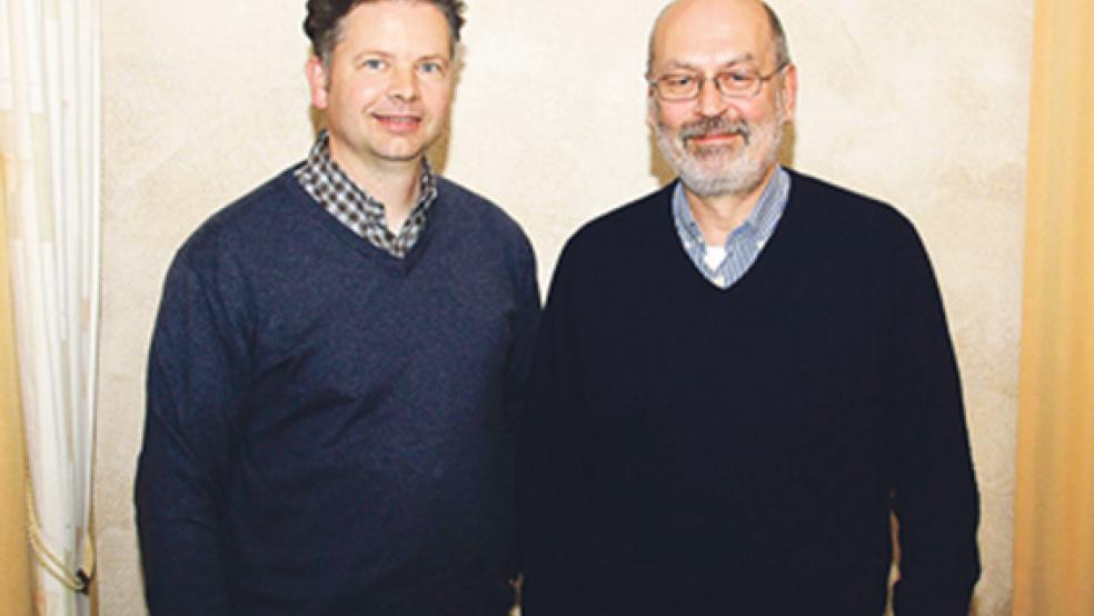 Sind Mitglieder der Kammerversammlung der Zahnärztekammer Niedersachsen (ZKN): Dr. Ulrich Keck (rechts) aus Weener und Dr. Dominik Rindermann aus Detern.  © Foto: Siemer