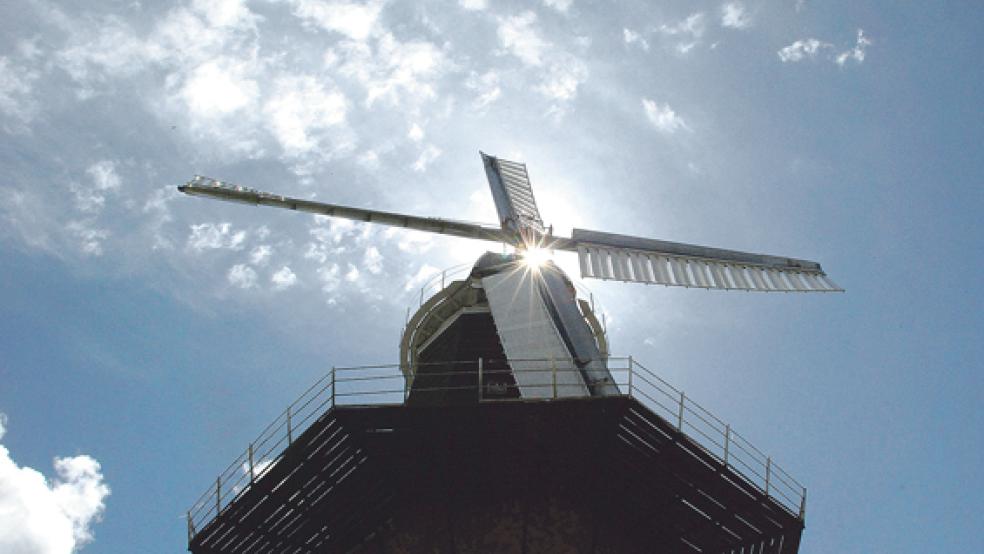 Wie gemalt war der Pfingstmontag für die Veranstalter des Deutschen Mühlentages. Der Sonnenschein setzte die Mühlen im Rheiderland ins rechte Licht - hier den Galerieholländer in Bunde. Auch die Mühlen in Stapelmoor, Jemgum, Ditzum und Ditzumerhammrich beteiligten sich an der 22. Auflage der bundesweiten Veranstaltung. © Fotos (10): Kuper