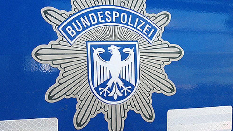 Per Haftbefehl gesucht wurde ein 58-Jähriger, den die Bundespolizei jetzt im Regionalexpress zwischen Aschendorf und Leer entdeckte. © Foto: RZ-Archiv