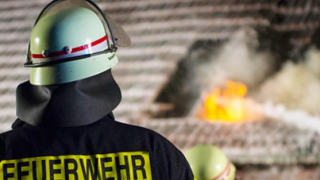 Pferdestall brennt komplett aus