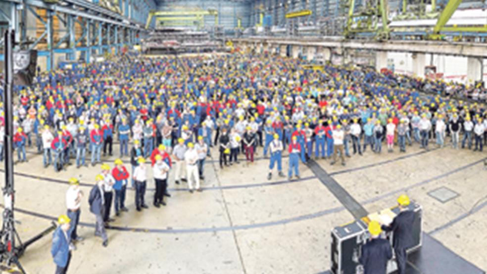 Die Unternehmensleitung der Meyer-Werft hat am Freitag die Belegschaft über die Hintergründe des geplanten Sitzwechsel der »Meyer Neptun GmbH« nach Luxemburg informiert. Dabei wurde betont: Papenburg bleibt sicher.  © Foto: Meyer Werft