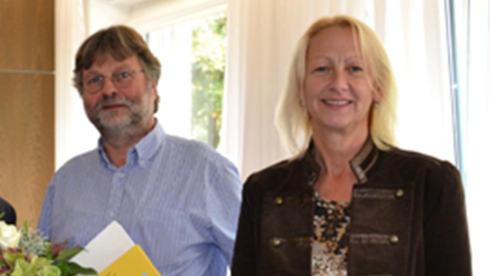 Angelika Janßen-Harms hat das Amt der Stadtjugendpflegerin in Weener übernommen. Ihr Vorgänger Axel Förster (links) ist aus gesundheitlichen Gründen ausgeschieden. © Foto: Archiv