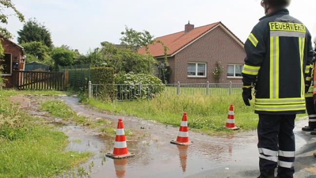 Wasserrohrbruch unter der Auffahrt