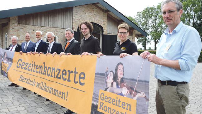 Pompöse Premiere auf dem Pferdegestüt