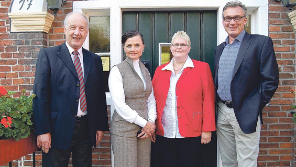 Diskutierten über das Thema »Sterben in Würde«: Von links Dr. Alfred Rauhaus, Gitta Connemann, Hildegard Hinderks und Dr. Markus Dornbach. © Foto: Hoegen