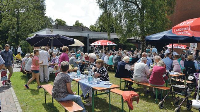 Viel Trubel am Altenzentrum