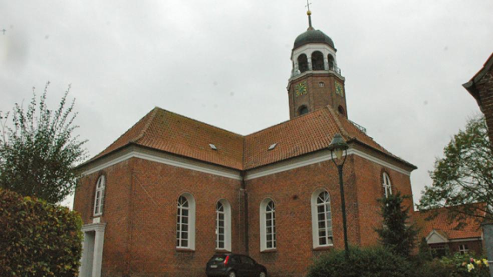 In der Kirche in Jemgum wird Edzard van der Laan nur noch bis Ende August predigen. © Foto: Szyska