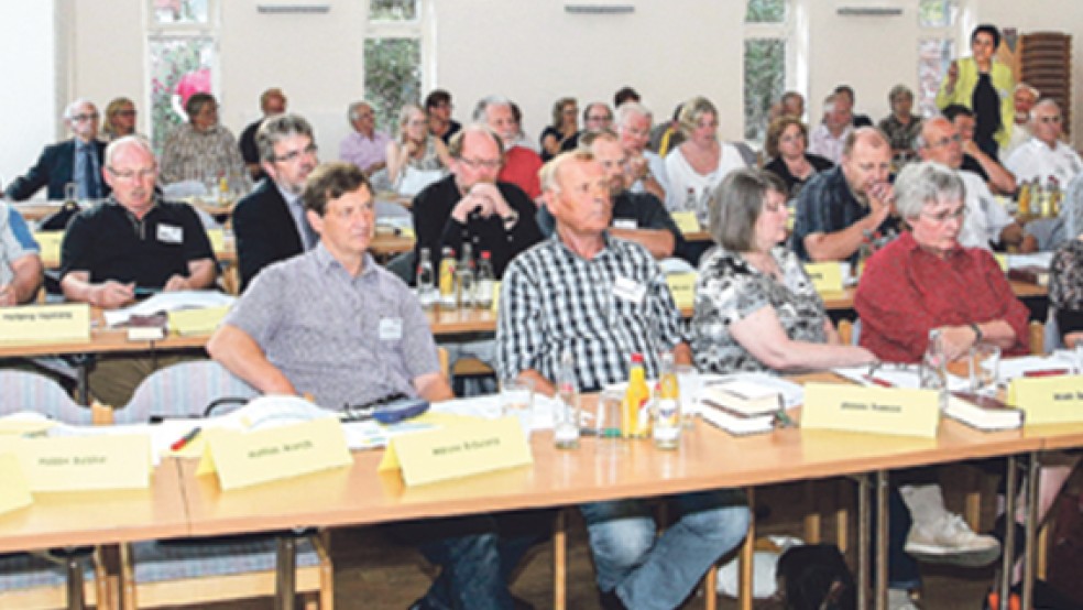 Nachdenkliche Gesichter gab es beim Kirchenkreistag des evangelisch-lutherischen Kirchenkreises Emden-Leer, der im Lutherhaus in Leer tagte.  © 