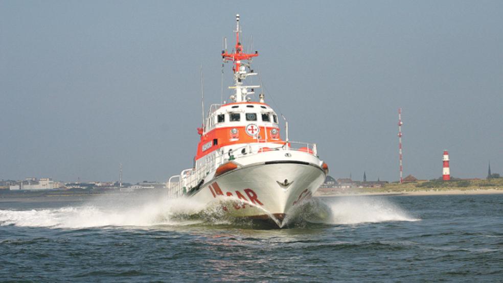 Der Seenotrettungskreuzer »Alfried Krupp« der Deutschen Gesellschaft zur Rettung Schiffbrüchiger (DGzRS) ist Mittwochnacht gleich zwei Mal für Berufsfischer im Einsatz gewesen. © Foto: Deutschen Gesellschaft zur Rettung Schiffbrüchiger 