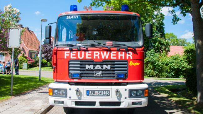 Bushaltestelle in Pogum in Brand geraten