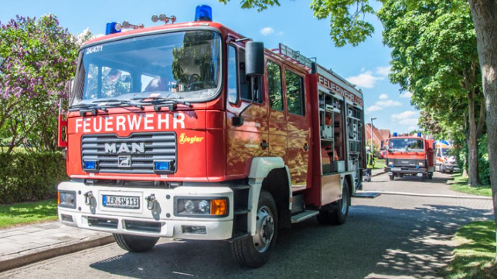 Die Feuerwehren aus Ditzum und Hatzum wurde alarmiert. Beide Wehren waren gerade zu einer gemeinsamen Übung unterwegs. © Foto: RZ-Archiv