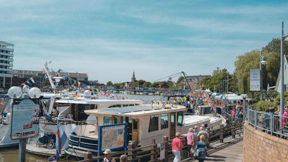 Einen herrlich geschmückten Hafen sahen die zahlreichen Besucher von »Leer maritim«.  © 