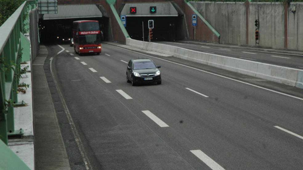 Ein 20-Jähriger aus Jemgum war Sonntagnacht gegen 4.40 als Geisterfahrer auf der Autobahn A 31 beim Emstunnel unterwegs. Eine Polizeistreife stoppte den Rheiderländer.  © Foto: RZ-Archiv