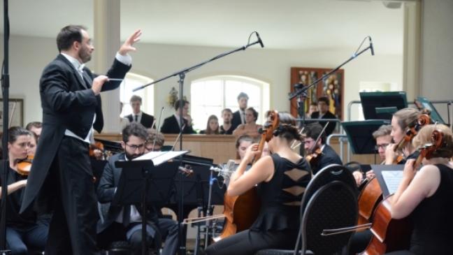 Musikalischer Parforceritt in der Reithalle