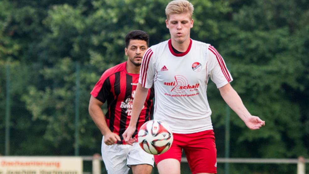 Nils van Loh brachte Jemgum gegen Norden in Führung. © Foto: Mentrup