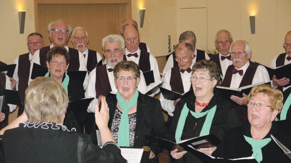 Verschiedene Chöre - auf unserem Bild singt die »Liedertafel« Bunde - treten beim musikalischen Abend am 5. September um 19 Uhr in der lutherischen Kirche in Bunde auf. © 