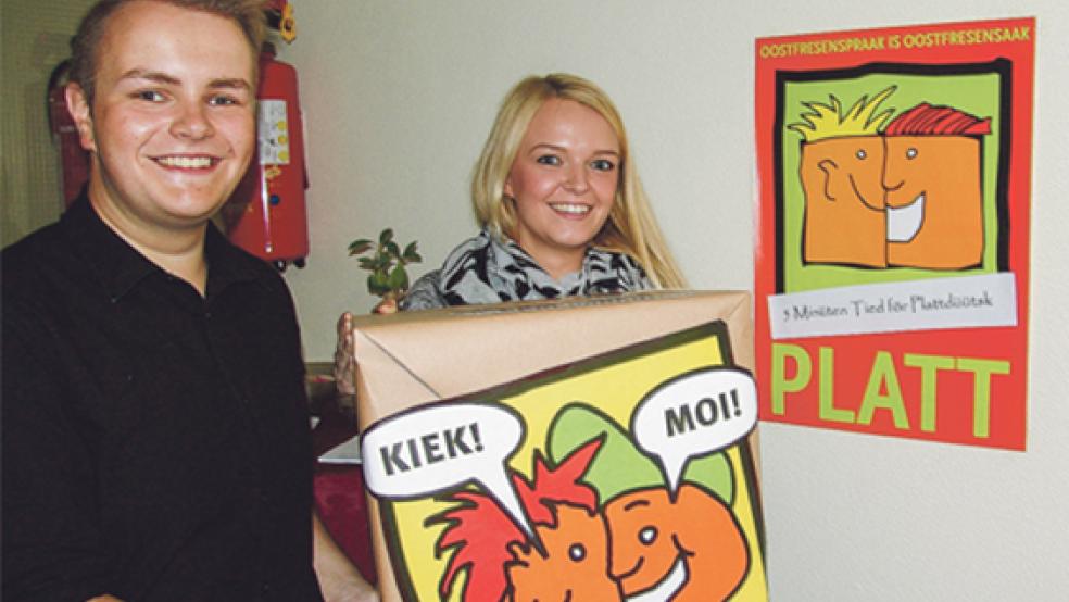 Werben im Weeneraner Rathaus für die plattdeutsche Sprache: Mike Ostendorp und Saskia Terveen. © Foto: Boelmann 