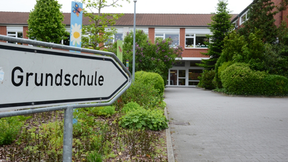 Soll nach Willen der SPD-Fraktion an ihrem jetzigen Standort bleiben: die Grundschule Weener an der Wiesenstraße. © Foto: Hanken