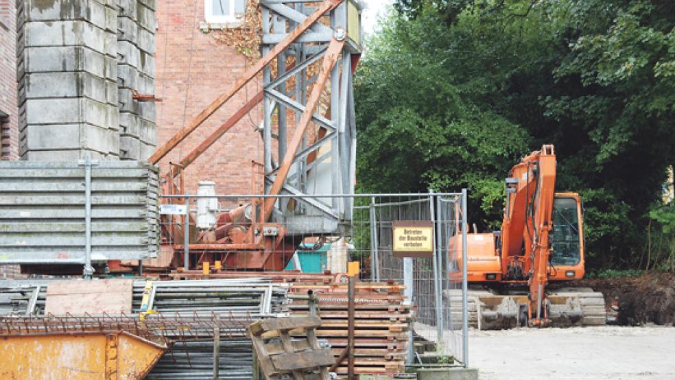 Der Umbau des Rathauses in Weener wird wegen schlechter Bodenverhältnisse 25.000 Euro teuer als bisher eingeplant. Offenbar ist ein Bodenaustausch notwendig. © Foto: Hoegen