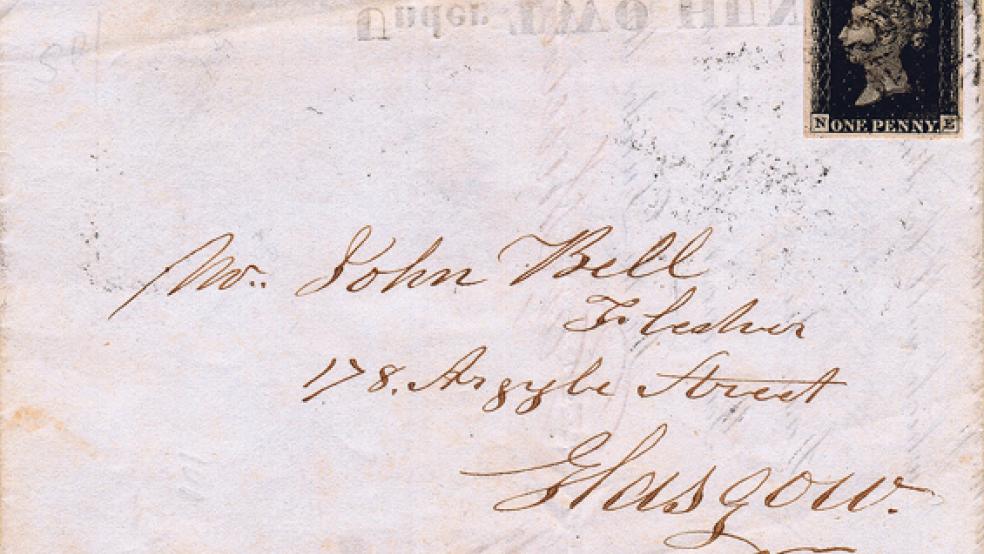 Auf einem Brief aus dem Jahre 1841, der in Schottland von Dundee nach Glasgow geschickt wurde, klebt mit der »Penny Black« die erste Briefmarke der Welt. © Foto: privat