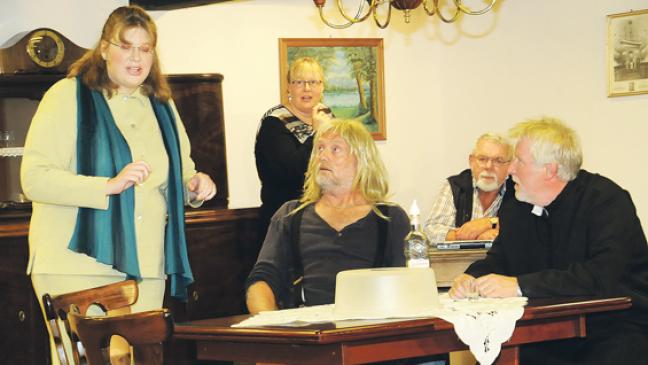 Volles Haus bei »Uns neeje Pastor«