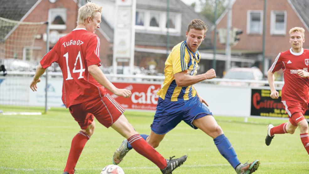 Momentan nur schwer zu stoppen sind die Weeneraner um Tom Siemens. Sonntag wollen sie die Sportvereinigung Aurich bezwingen. © Foto: Bruins