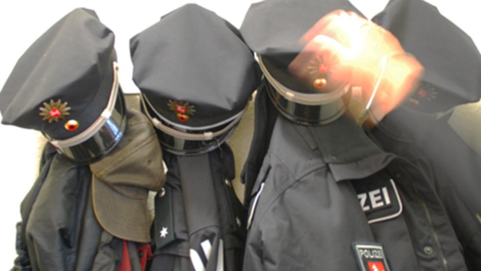 Innerhalb von nur eineinhalb Stunden gab es am Samstagabend in Aurich zwei Raubüberfälle. In einem Fall konnten die mutmaßlichen Täter schnell ermittelt werden, im zweiten Fall sind die Täter noch flüchtig. © Symbolfoto: RZ-Arc hiv