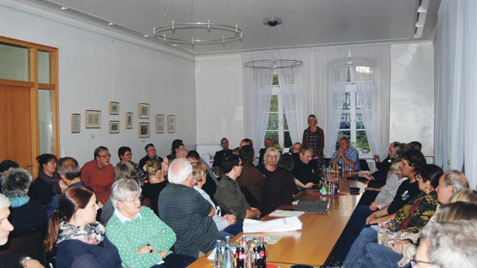 Bis auf den letzten Platz gefüllt war gestern der Saal des Rathauses beim Arbeitskreis-Treffen. © Foto: Hoegen