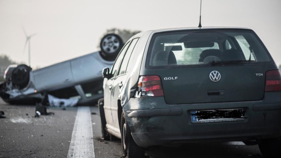 Erheblicher Sachschaden, aber nur ein Leichtverletzter. Der Unfall am Sonnabend auf der Autobahn 31 ging glimpflich aus. © Foto: Klemmer