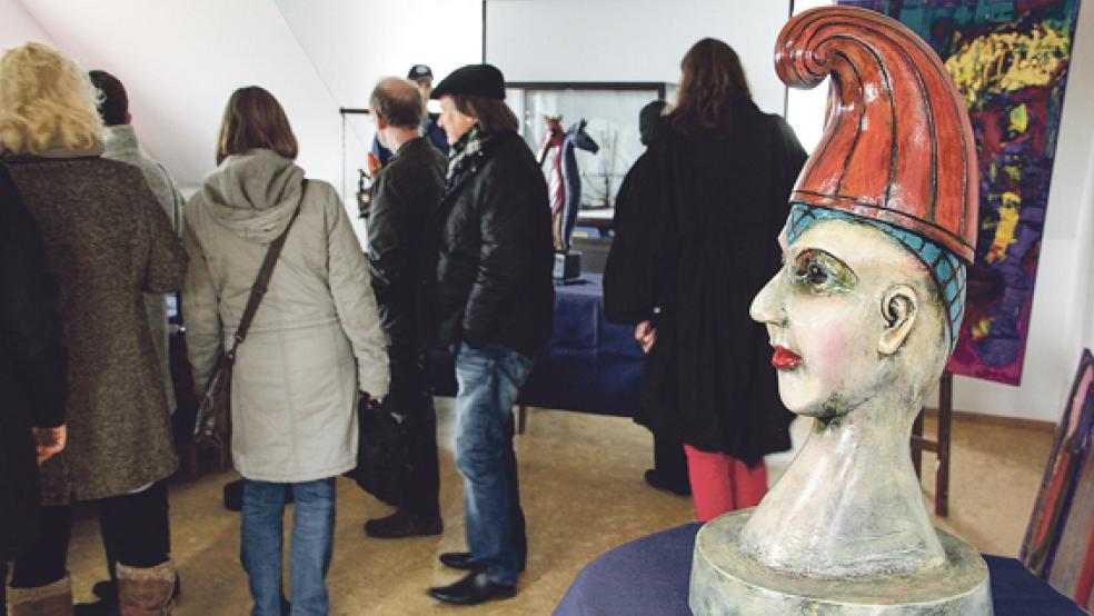 Skulpturen und Bilder stellten die Künstler Carius Spillner und Bernd Brüning im Museum am Hafen aus. © Foto: Flockenhagen