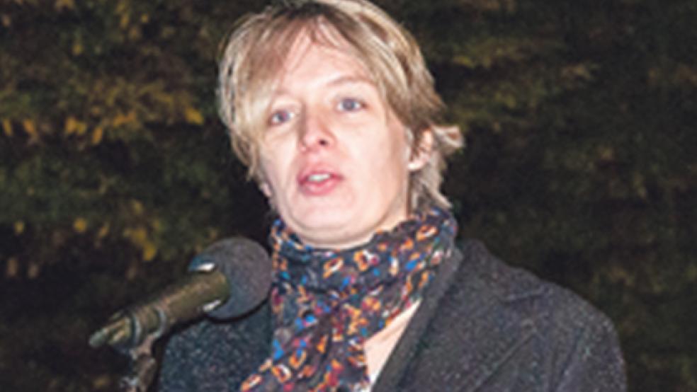 Pastorin Jana Mentelerkamp bezog in ihre Andacht die aktuelle Flüchtlingssituation mit ein.  © Foto: de Winter