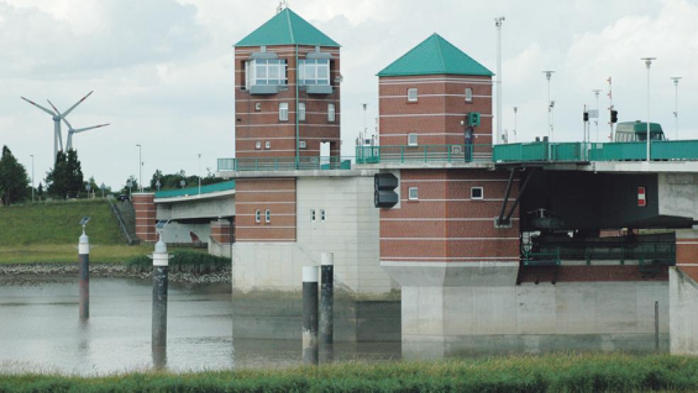 Die Jann-Berghaus-Brücke wurde mit einer Lichtschranke zur Kontrolle der Verriegelung ausgestattet. © Foto: Szyska