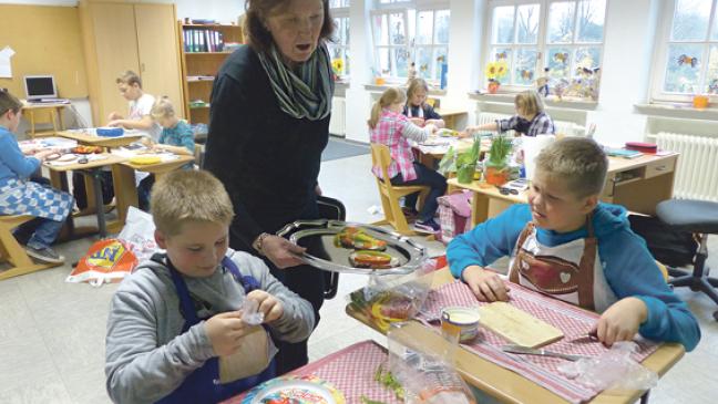 Schüler erhalten Ernährungsführerschein