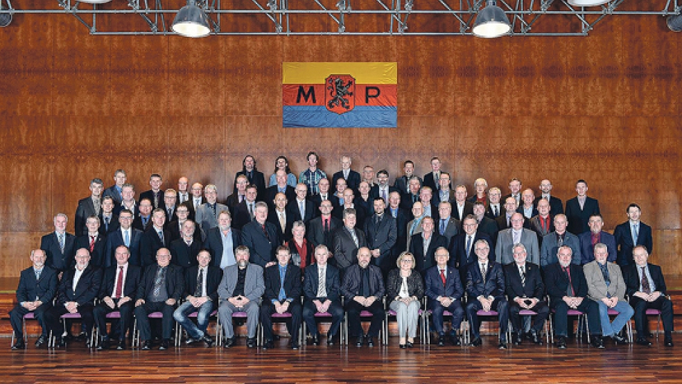 Die langjährigen Mitarbeiter der Meyer Werft kommen zusammen auf über 3400 Jahre Betriebszugehörigkeit. © Foto: Meyer Werft