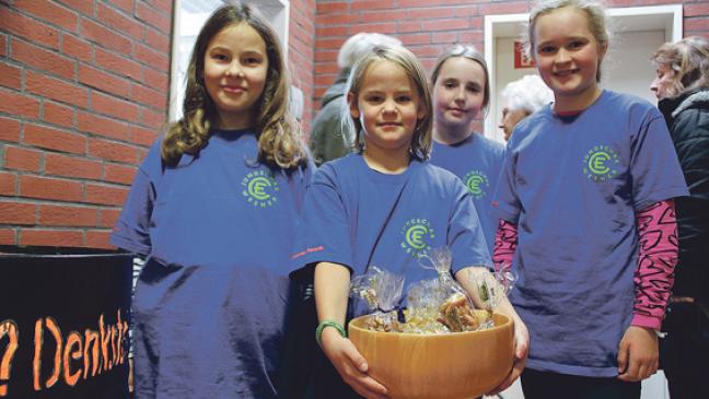 500 Besucher strömten zum Adventsbasar im Altenzentrum