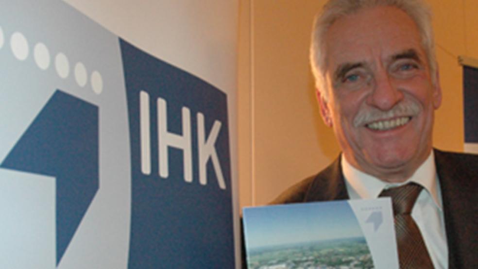 IHK-Präsident Wilhelm-Alfred Brüning fordert eine kurzfristige Ersatzlösung für die zerstörte Friesenbrücke. © Foto: Szyska