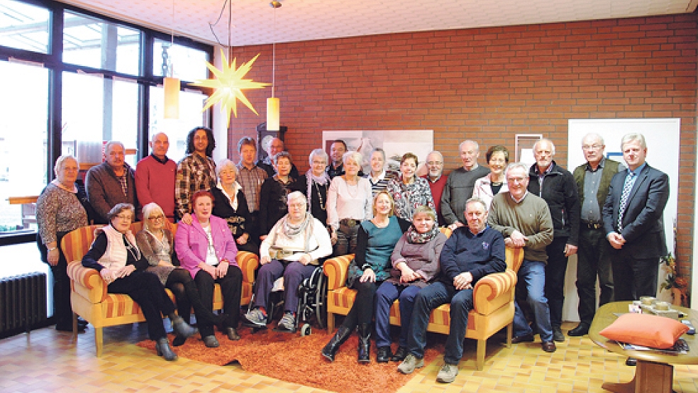 Im »Blauen Salon« des Altenzentrums Rheiderland in Weener gestalteten die Senioren des Internet-Cafés eine Weihnachtsfeier.  © Foto: privat