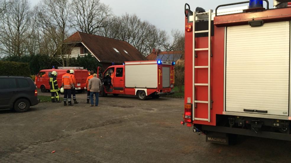 Brandbekämpfer von vier Feuerwehren rückten am Samstagvormittag nach Stapel aus. © Foto: Feuerwehr