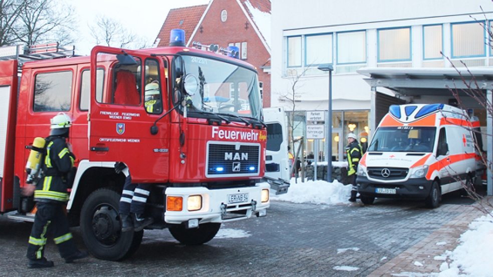 Ein vermutlich technischer Defekt löste laut Feuerwehr den Fehlalarm im Krankenhaus Rheiderland aus. © Foto:J. Rand (Feuerwehr)