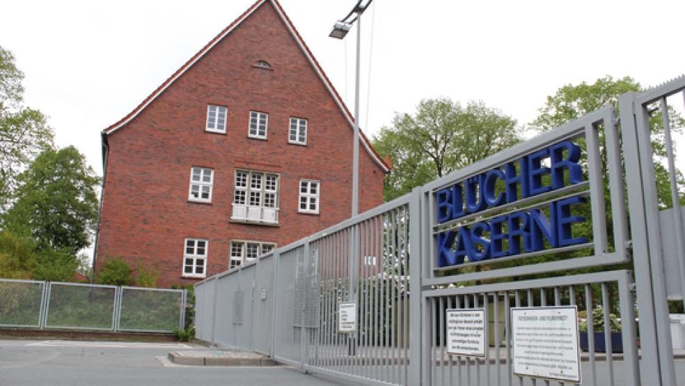 Bislang unbekannte Vermummte haben versucht, auf das umzäunte Gelände der Flüchtlingsunterkunft in der ehemaligen Auricher Blücher-Kaserne einzudringen. © Foto: Archiv