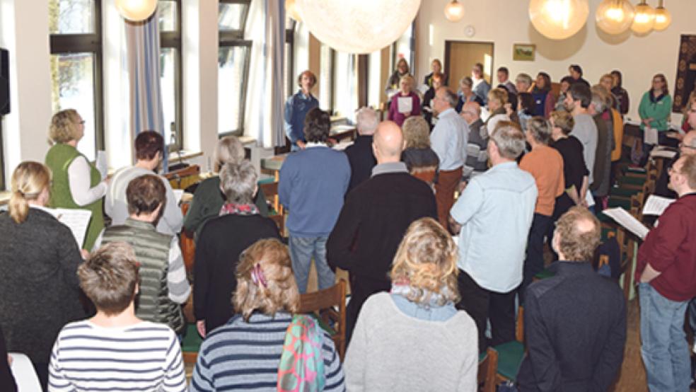 Mehr als 75 Teilnehmer kamen am Wochenende zum Gospel-Workshop in die Bingumer Matthäigemeinde. © 