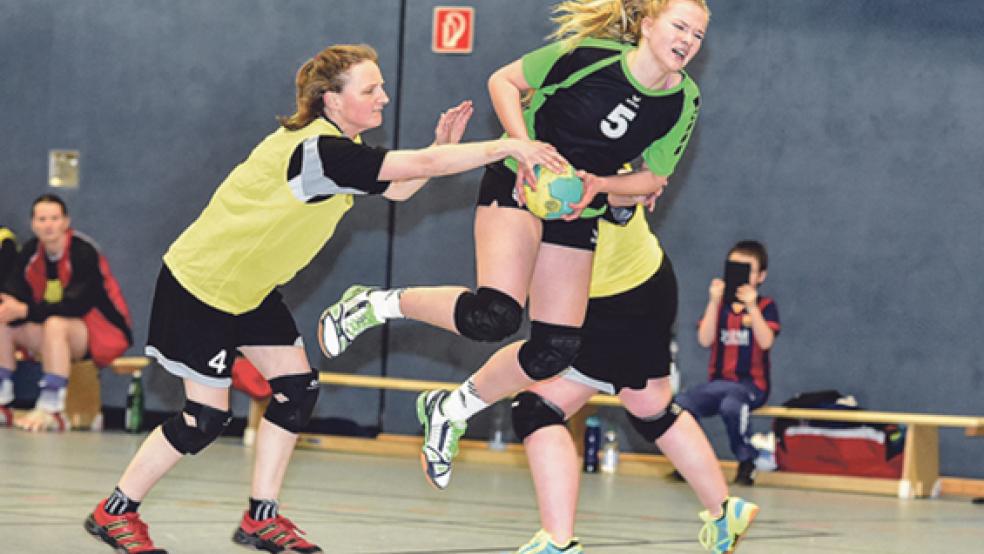 Trotz vieler ambitionierter Angriffe unterlag die HSG-Reserve am Spielende den Gästen vom SV Hage. © Foto: Bruins